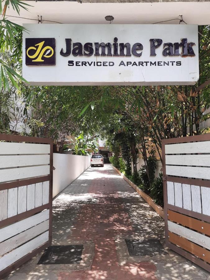 Aparthotel Jasmine Park Chennai Zewnętrze zdjęcie